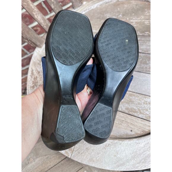 Italian Shoemakers Slip on Sandal - Blue size 7.5 - Picture 5 of 6